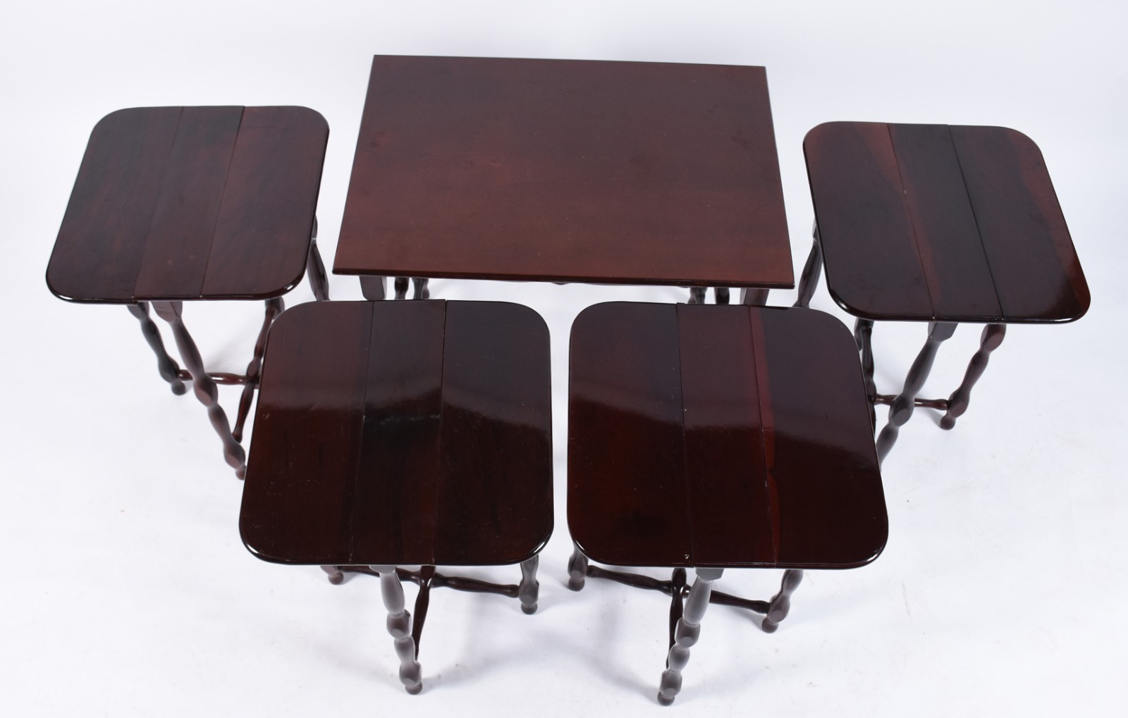 Mesa ninho de madeira nobre com 4 peças de encaixar. - foto 6 de 7