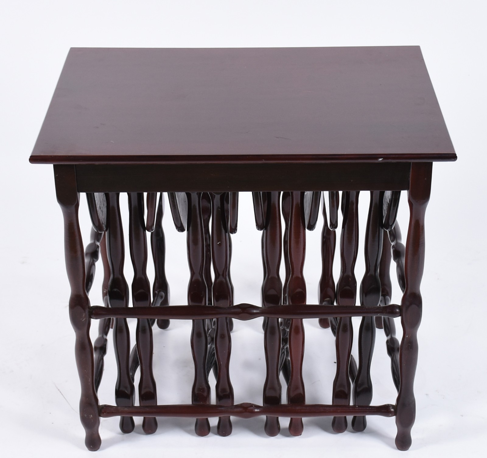 Mesa ninho de madeira nobre com 4 peças de encaixar. - foto 3 de 7