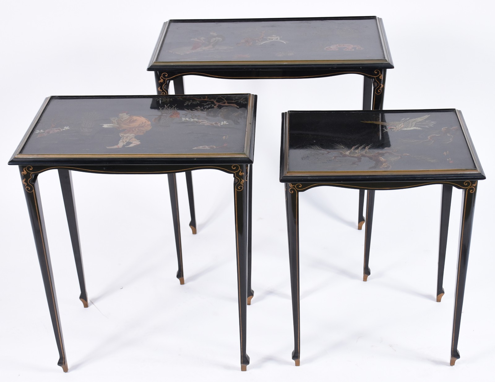 Mesa ninho de madeira com lacca negra decoradas nos tampos com cenas... - foto 3 de 5