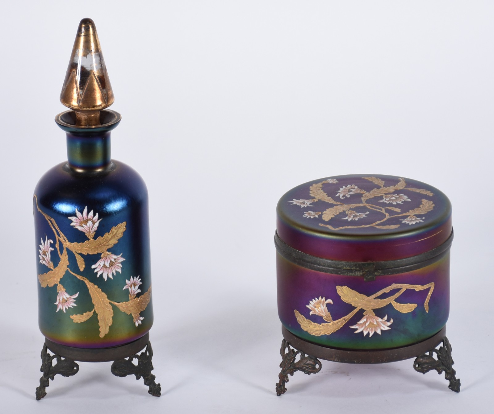 Conjunto de perfumeiro e poseira de cristal furtacor com flores... - foto 1 de 4