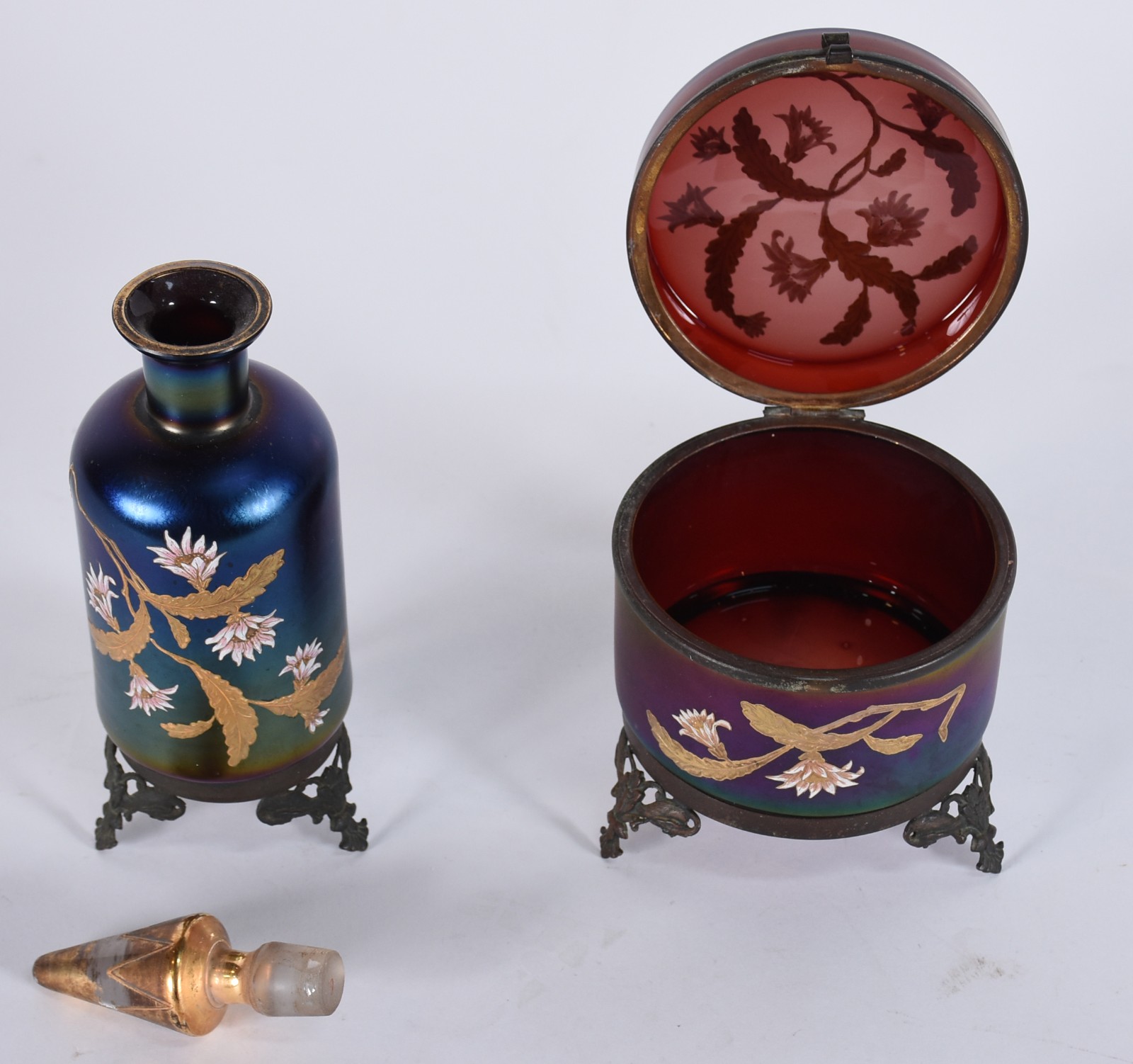Conjunto de perfumeiro e poseira de cristal furtacor com flores... - foto 2 de 4