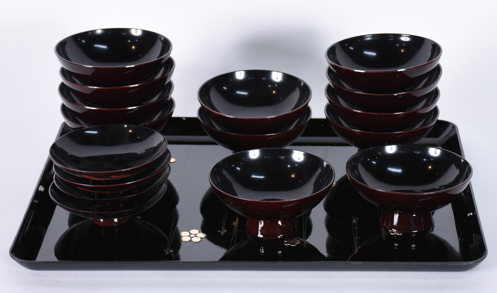 Conjunto japones com bandeja, 12 bowls maiores e 4 menores. Total 17... - foto 1 de 8