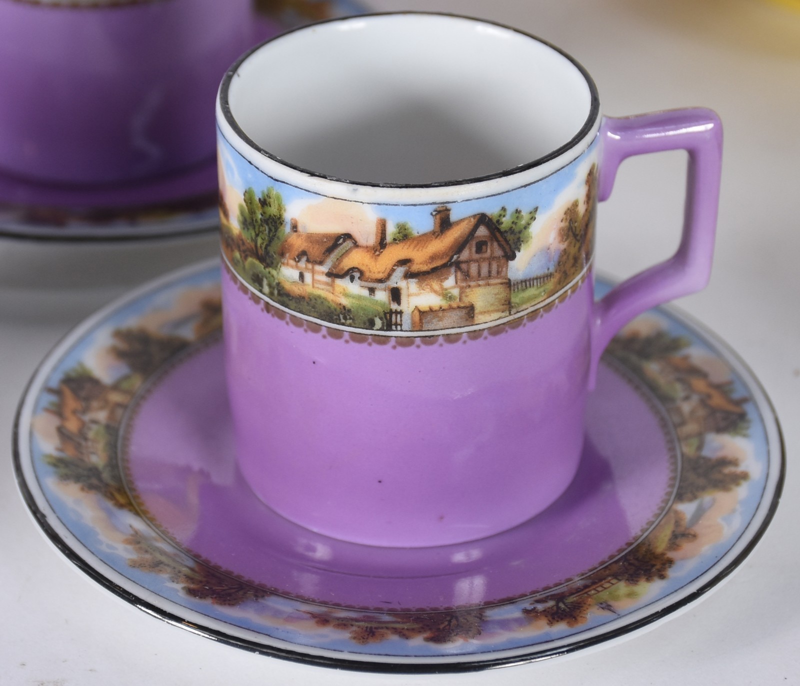 Dois conjuntos, sendo: serviço de porcelana tcheca para café na cor... - foto 3 de 4