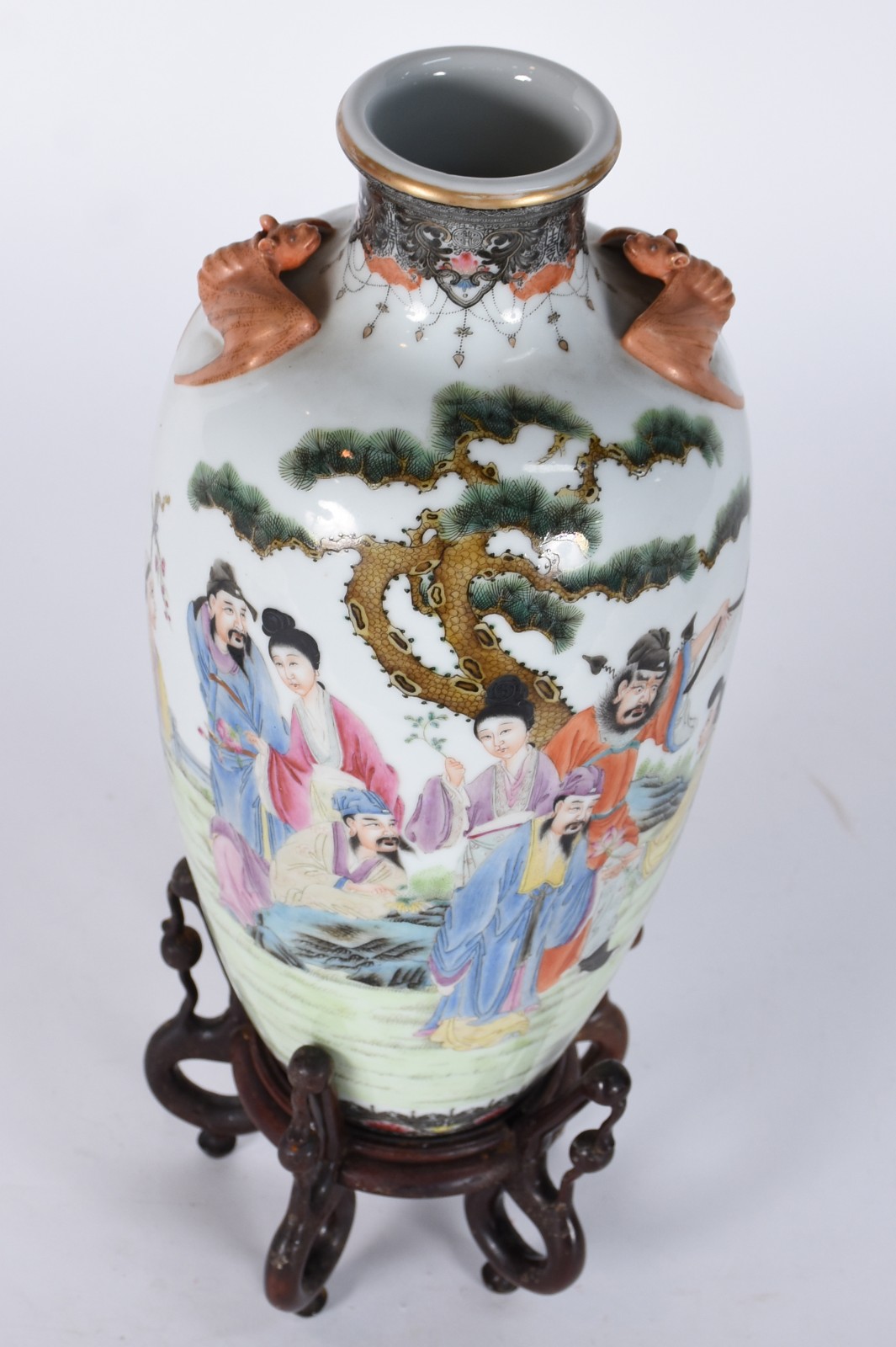 Vaso de porcelana oriental decorado com figuras de gueixas e... - foto 2 de 7