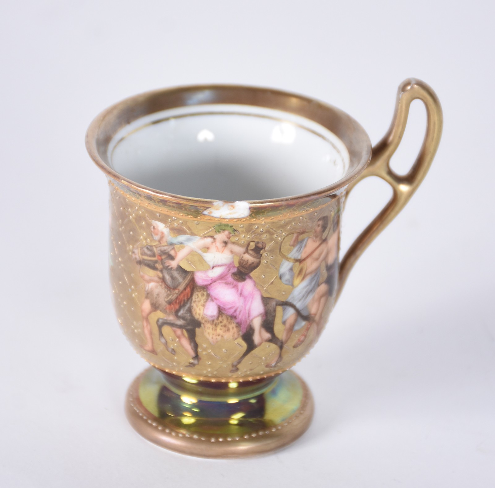 Dezessete xícaras de café de porcelana de diversas procedências e... - foto 5 de 9