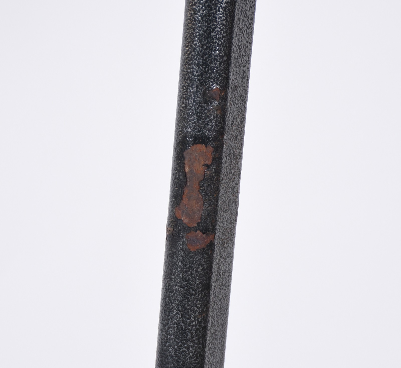 Poltrona (chaise longue) "Le Corbusier", partes oxidadas. (Retirada... - foto 3 de 6