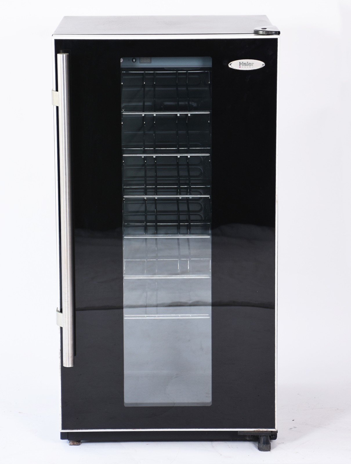 Adega HAIER - Wine Cooler, faltando 3 pesinhos de borracha... - foto 2 de 7