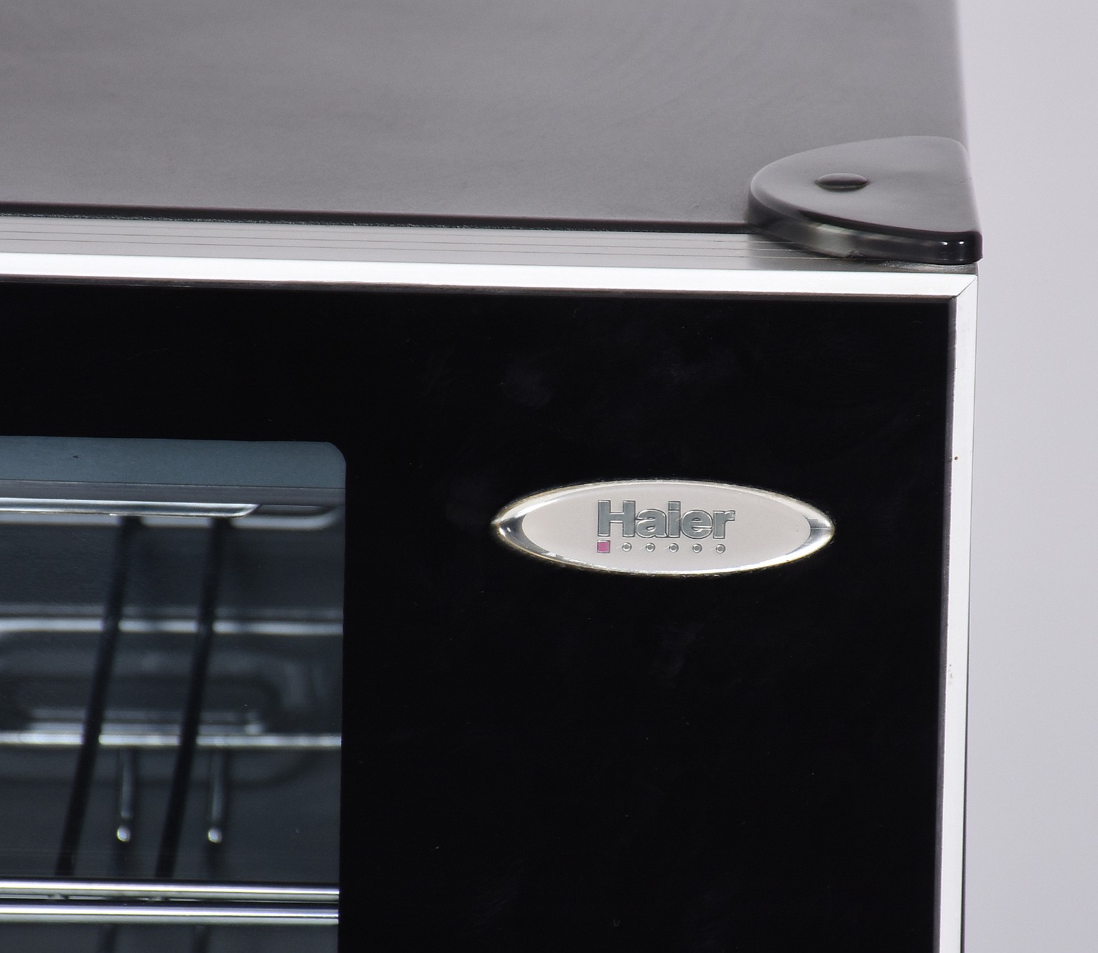 Adega HAIER - Wine Cooler, faltando 3 pesinhos de borracha... - foto 3 de 7