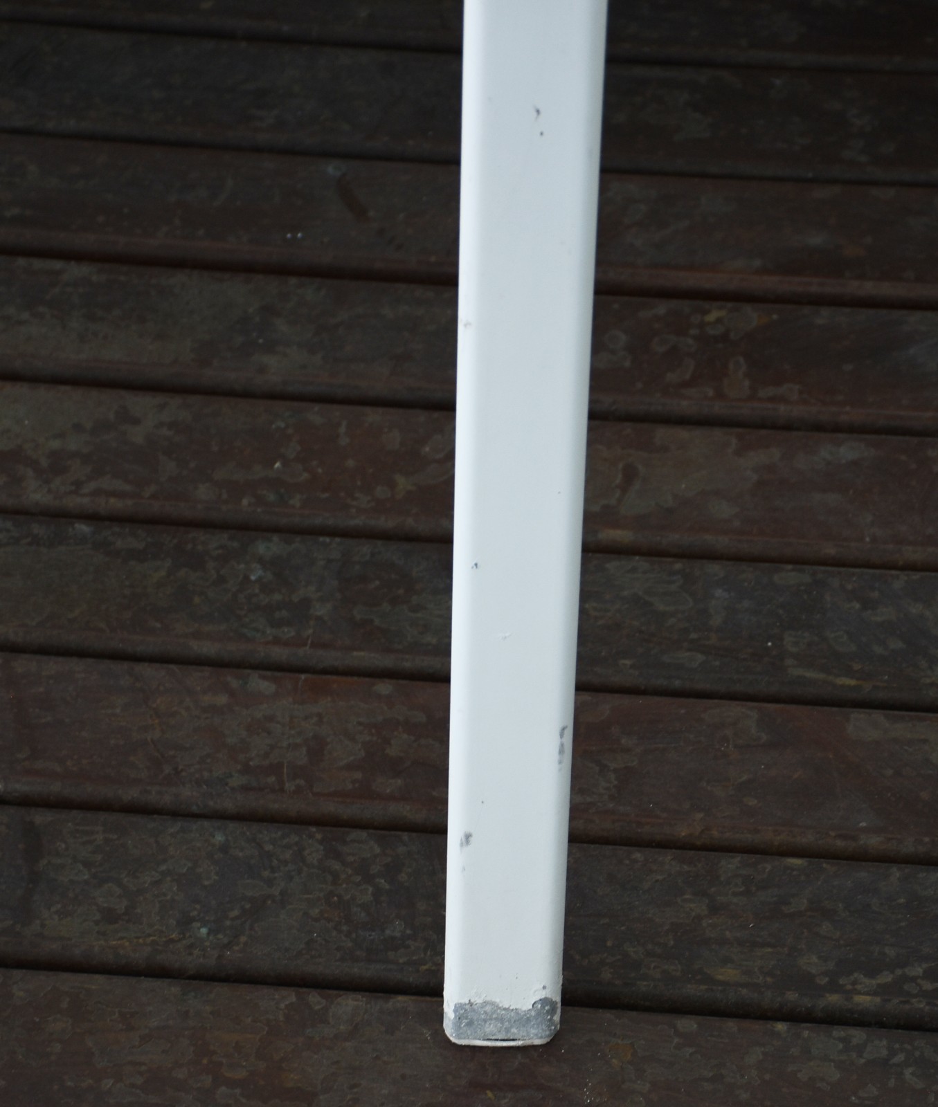 Conjunto para área externa composto de: 2 espreguiçadeiras de metal... - foto 4 de 5