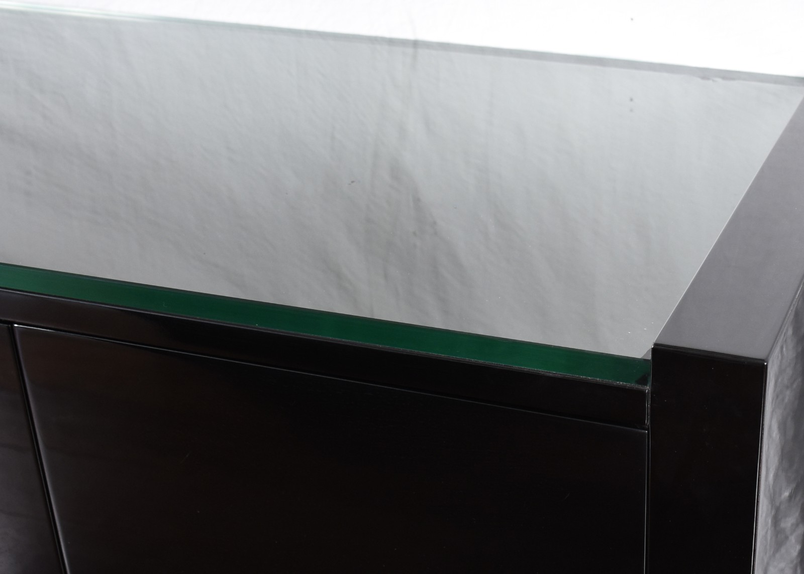 Buffet de lacca negra, design moderno. (Retirada no apartamento em... - foto 2 de 6