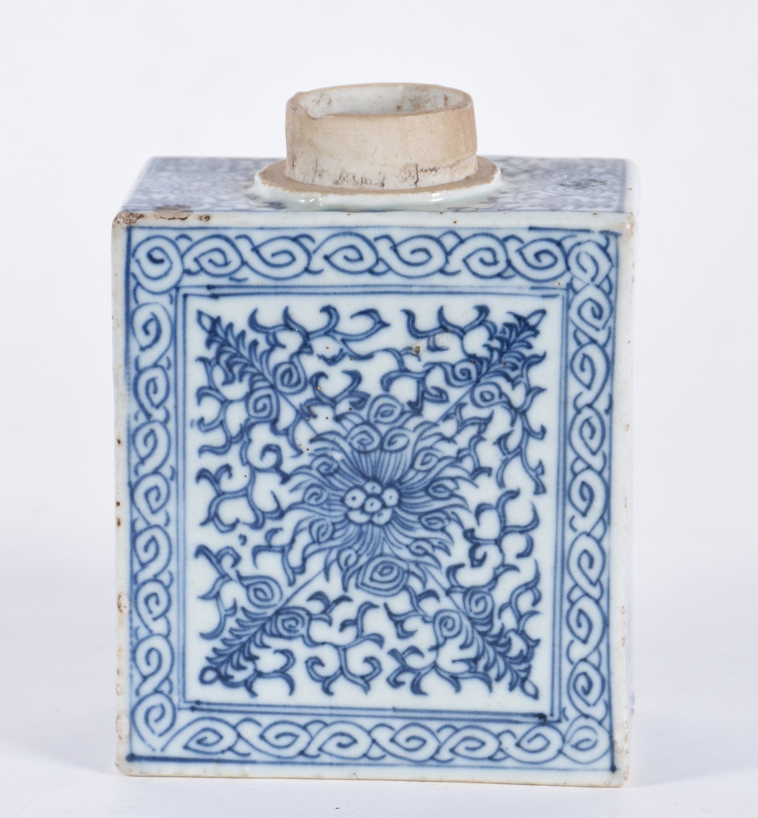 Antigo caixa para chá de porcelana azul e branca com selo vermelho na... - foto 1 de 6