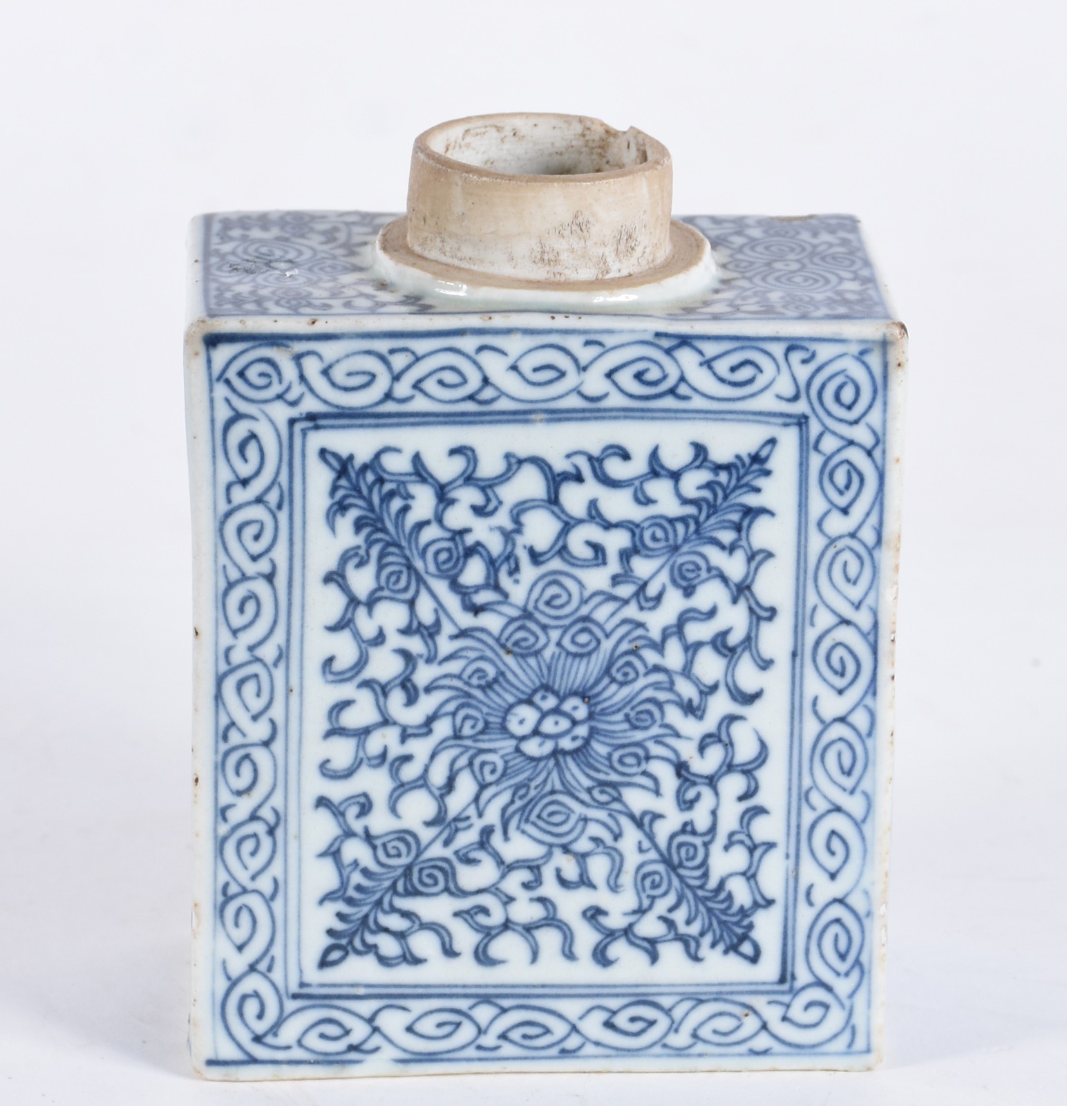 Antigo caixa para chá de porcelana azul e branca com selo vermelho na... - foto 4 de 6