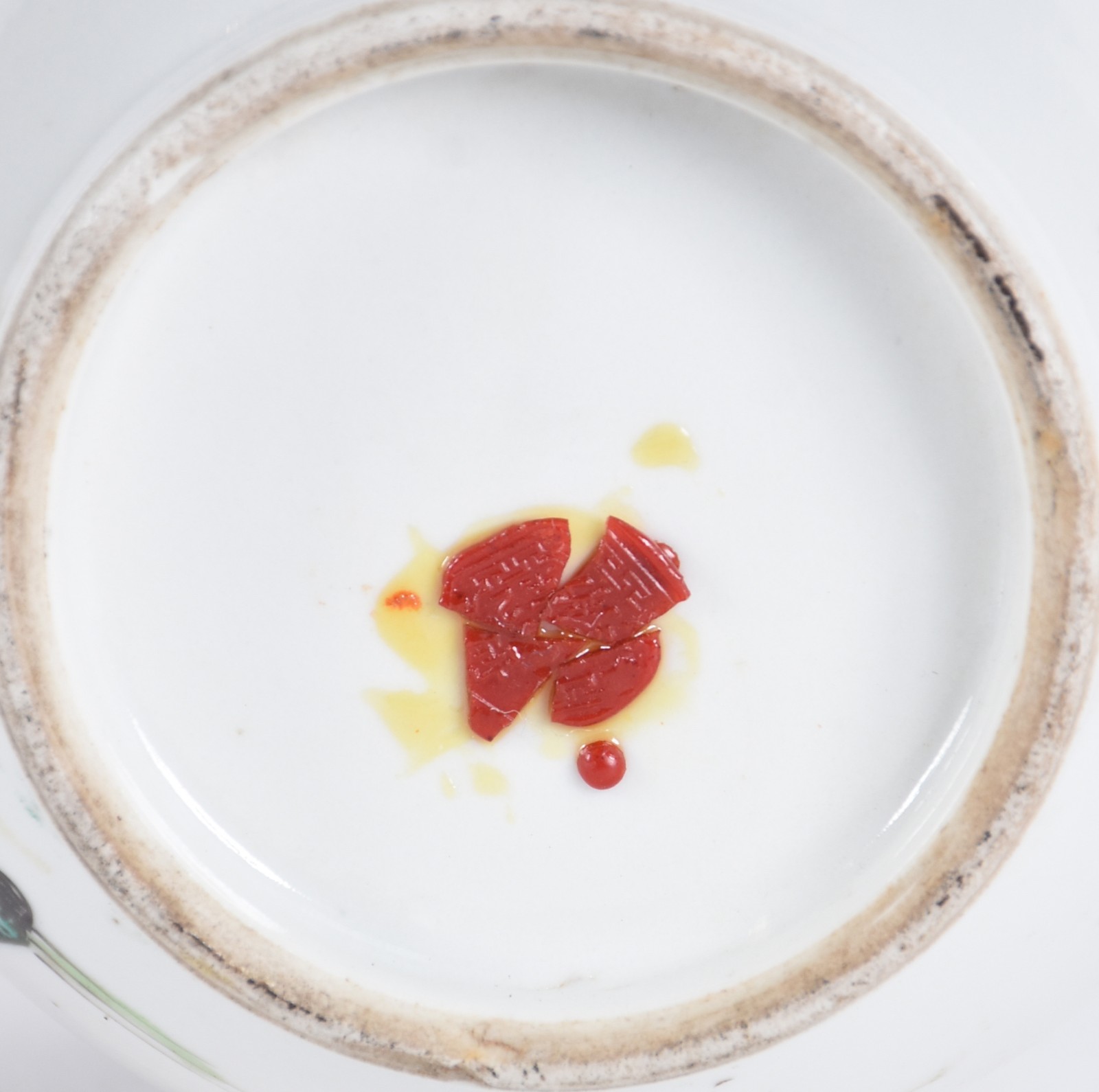 Antigo pote de porcelana chinesa decorado com cena típica em... - foto 7 de 7