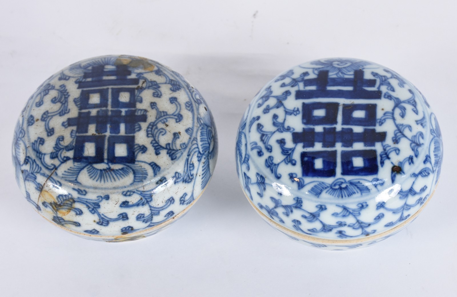 Duas antigas caixas de porcelana chinesa azul e branca, feitio... - foto 2 de 6