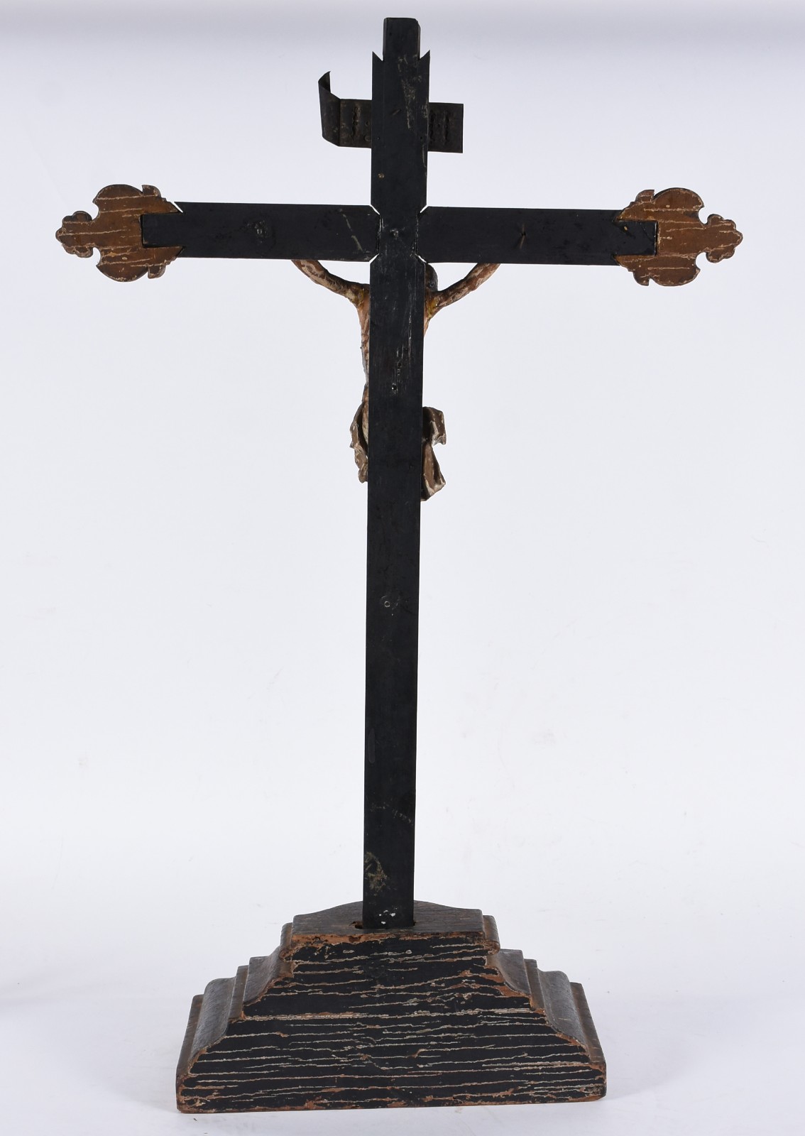 Crucifixo português de madeira policromada com figura de Cristo... - foto 5 de 9
