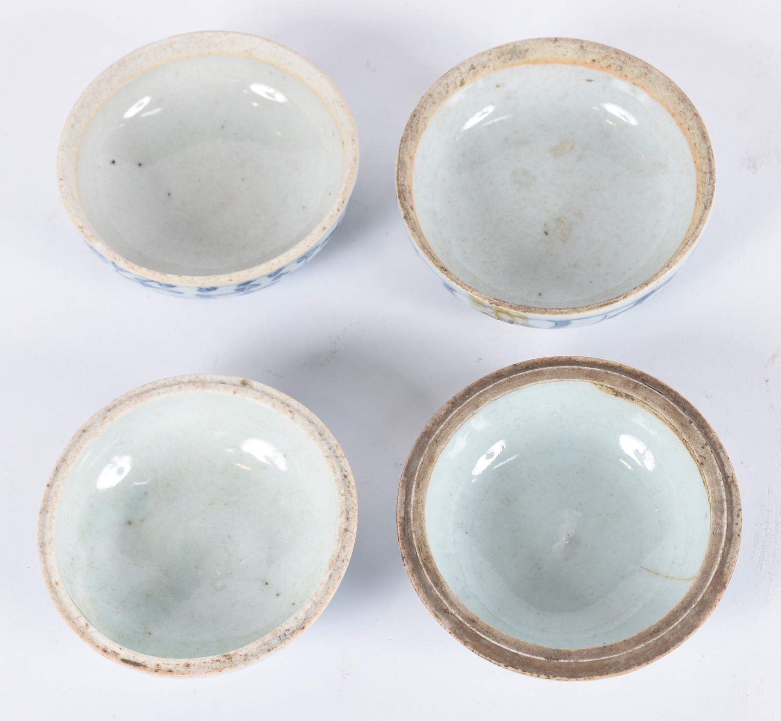 Duas antigas caixas de porcelana chinesa azul e branca, feitio... - foto 3 de 6