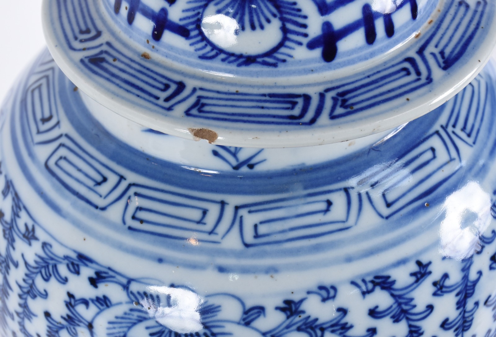 Potiche antigo de porcelana chinesa azul e branca, decorado com... - foto 6 de 7