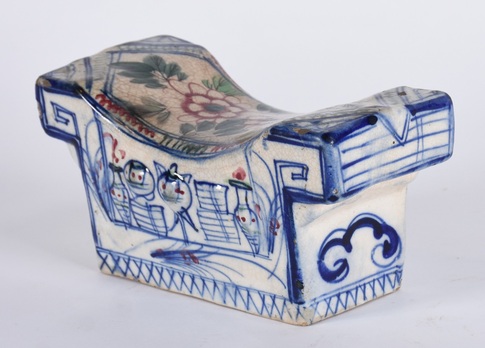 Antiga almofada de porcelana chinesa decorada em tons de azul, selo... - foto 5 de 7
