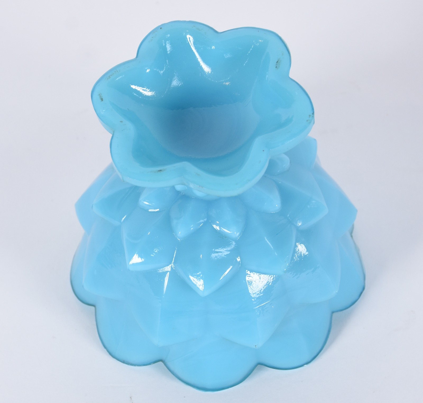 Bomboniere em opalina azul com base na forma de alcachofra e tampa em... - foto 4 de 4