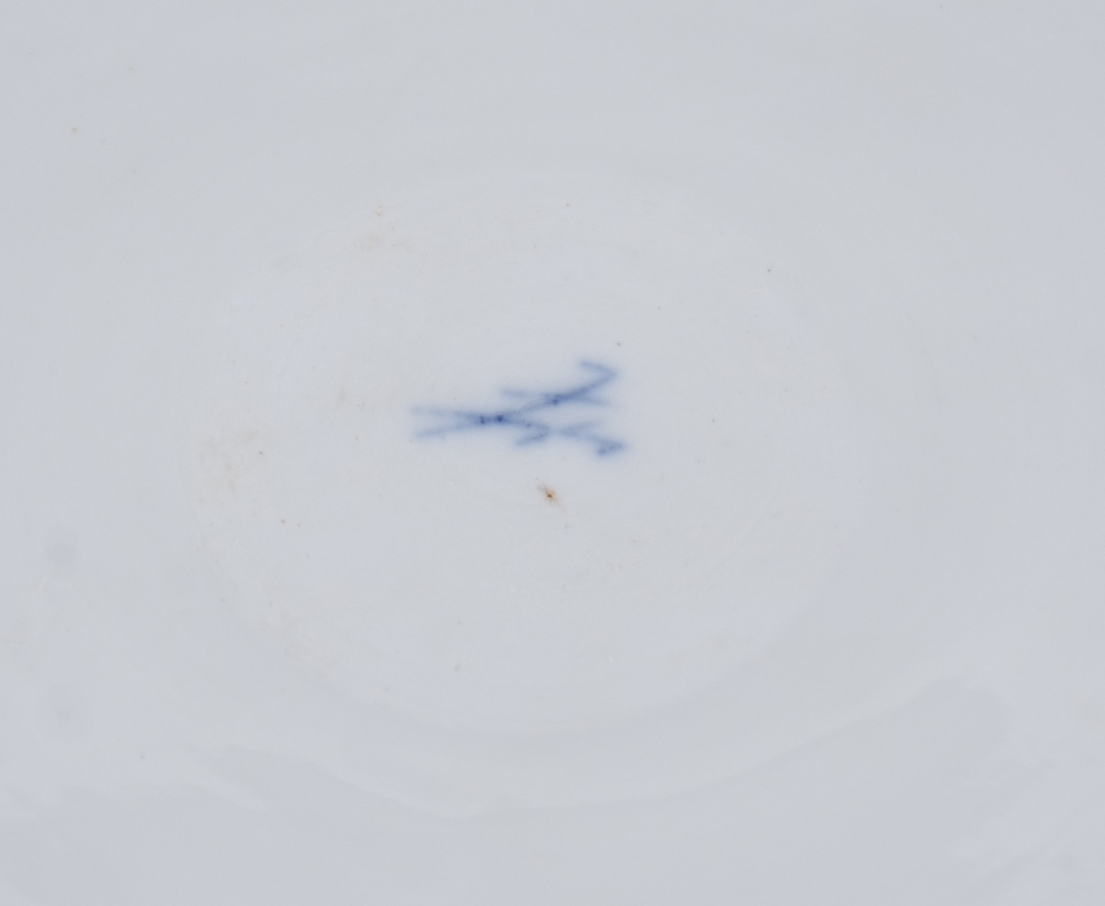Sopeira em porcelana alemã de Meissen, decoração "cebolinha" em azul... - foto 6 de 7