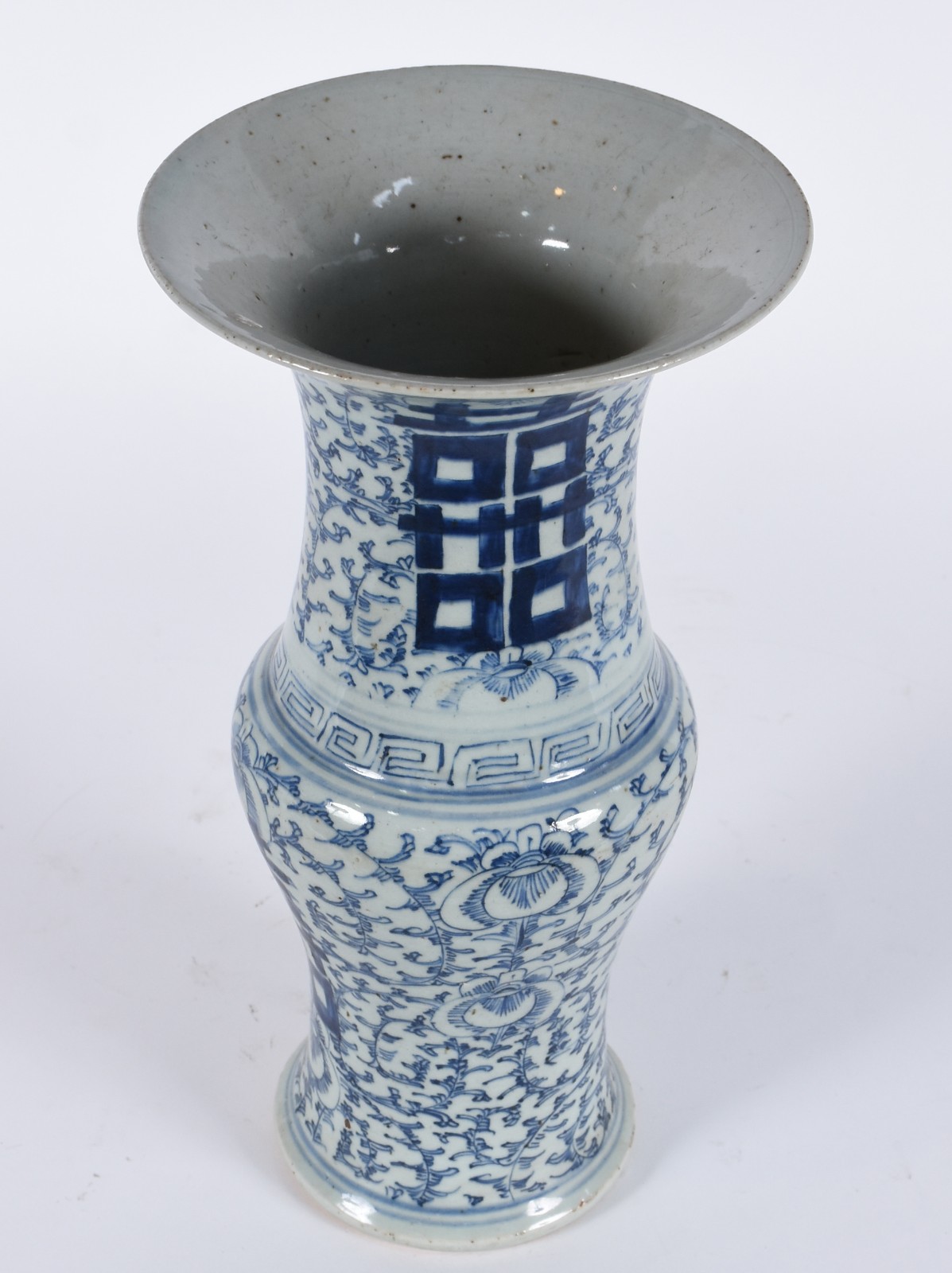 Vaso feitio balaústre de porcelana chinesa em azul e branco decorada... - foto 2 de 6