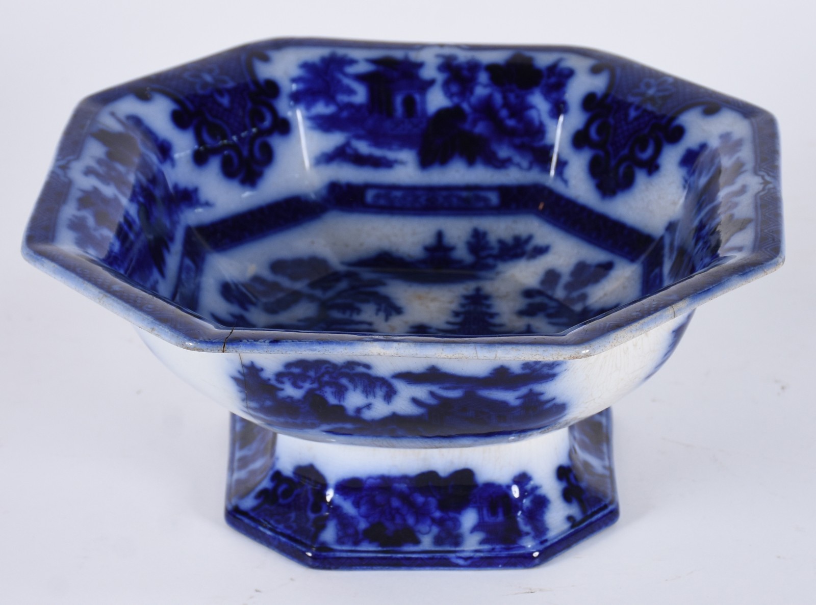 Centro de mesa de porcelana azul borrão inglês, feitio oitavado, fios... - foto 1 de 6