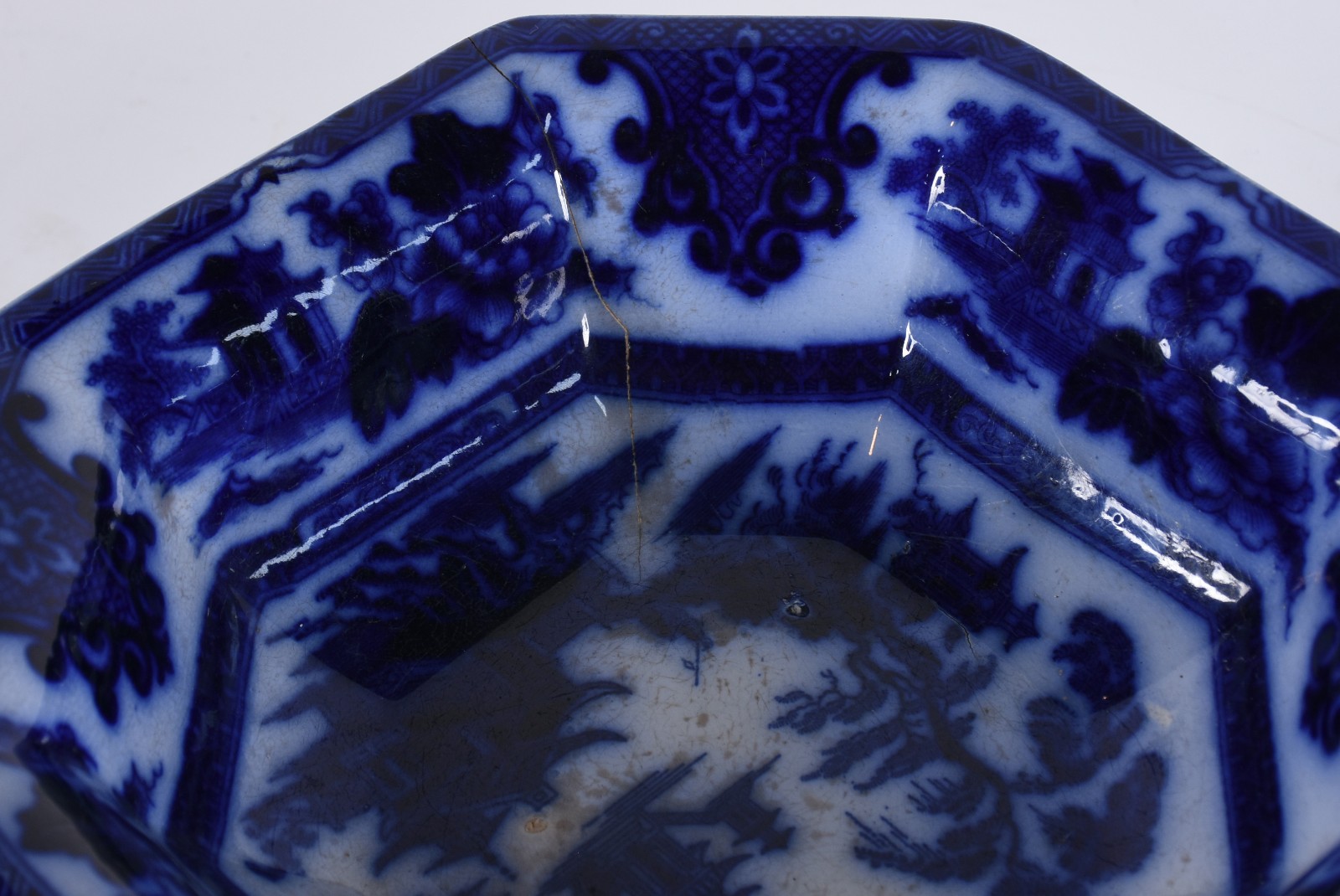 Centro de mesa de porcelana azul borrão inglês, feitio oitavado, fios... - foto 4 de 6