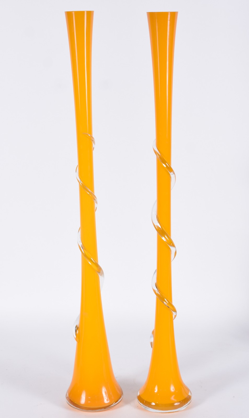 Par de solifleurs de vidro decorativo na cor laranja, detalhe em... - foto 2 de 4