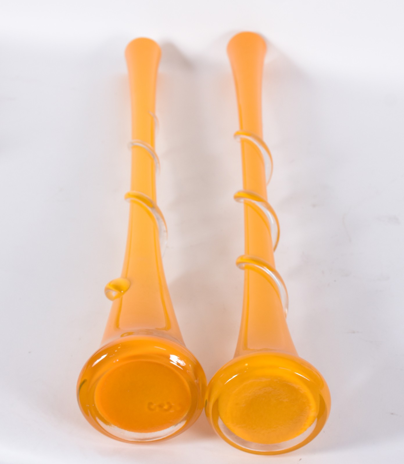 Par de solifleurs de vidro decorativo na cor laranja, detalhe em... - foto 4 de 4