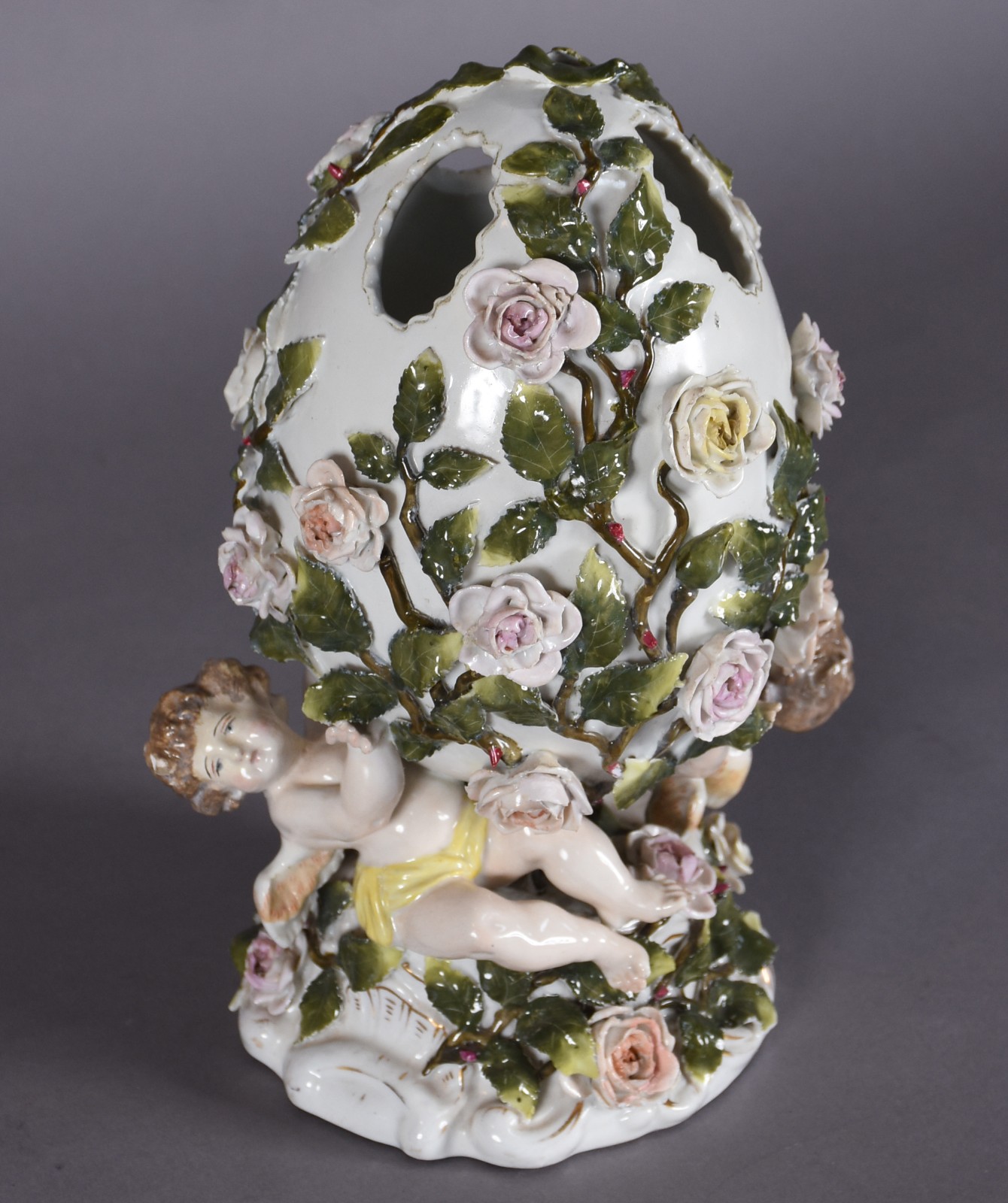 Floreira de porcelana alemã de Meissen, na forma de ovo, ricamente... - foto 3 de 8