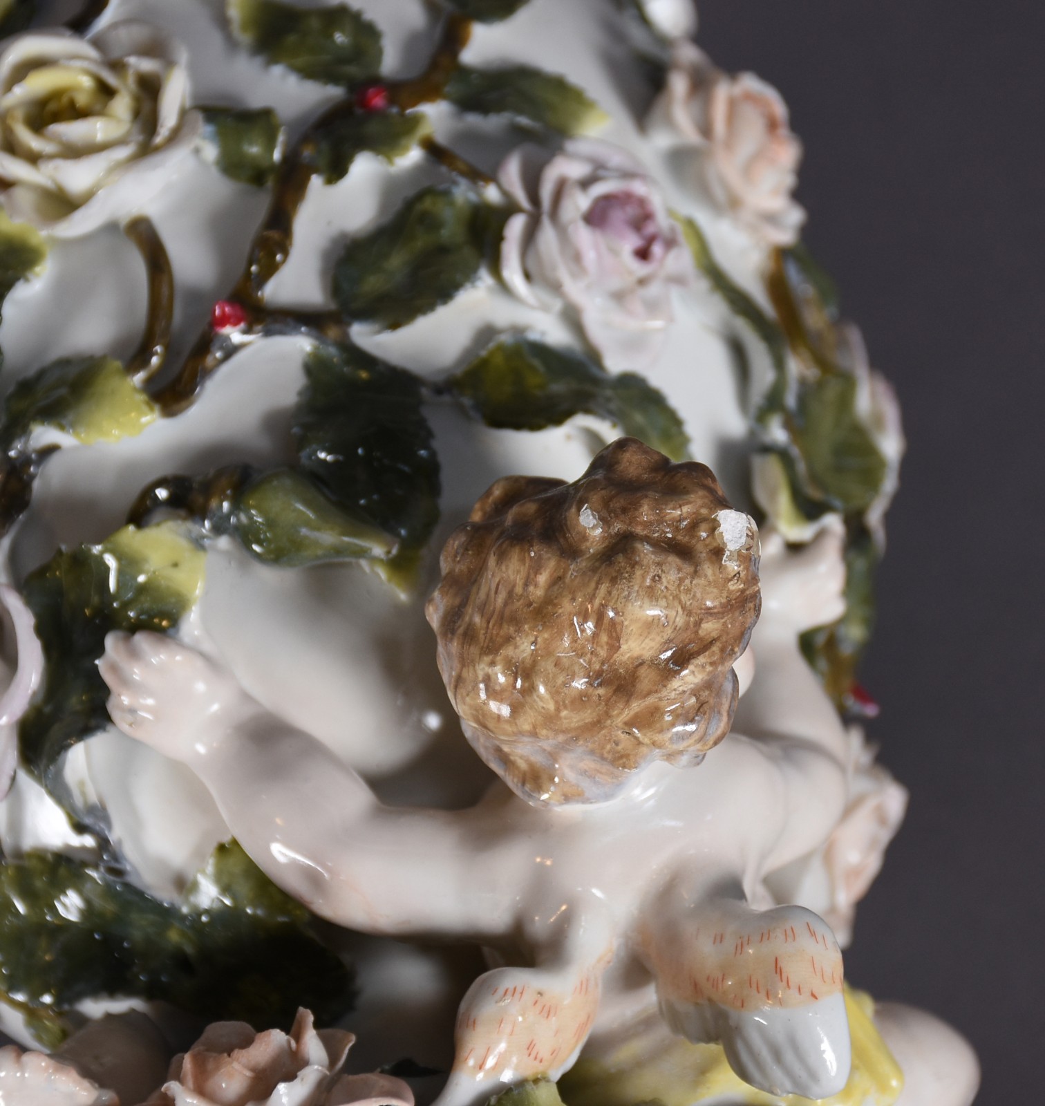 Floreira de porcelana alemã de Meissen, na forma de ovo, ricamente... - foto 4 de 8