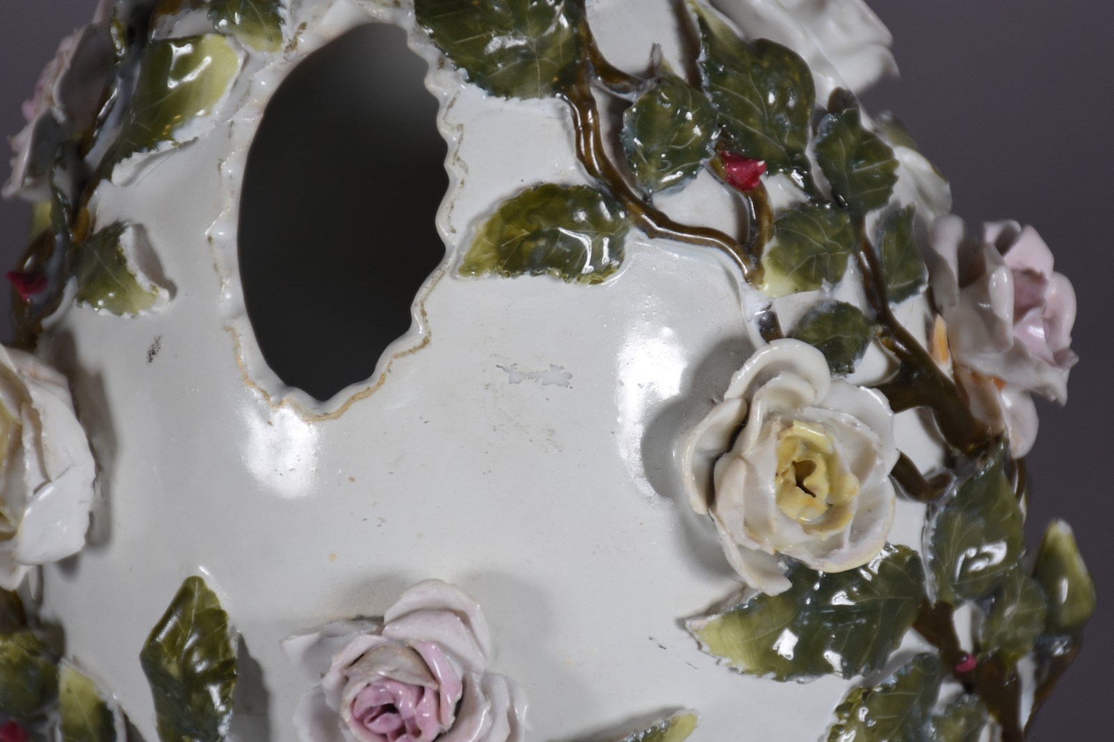 Floreira de porcelana alemã de Meissen, na forma de ovo, ricamente... - foto 5 de 8