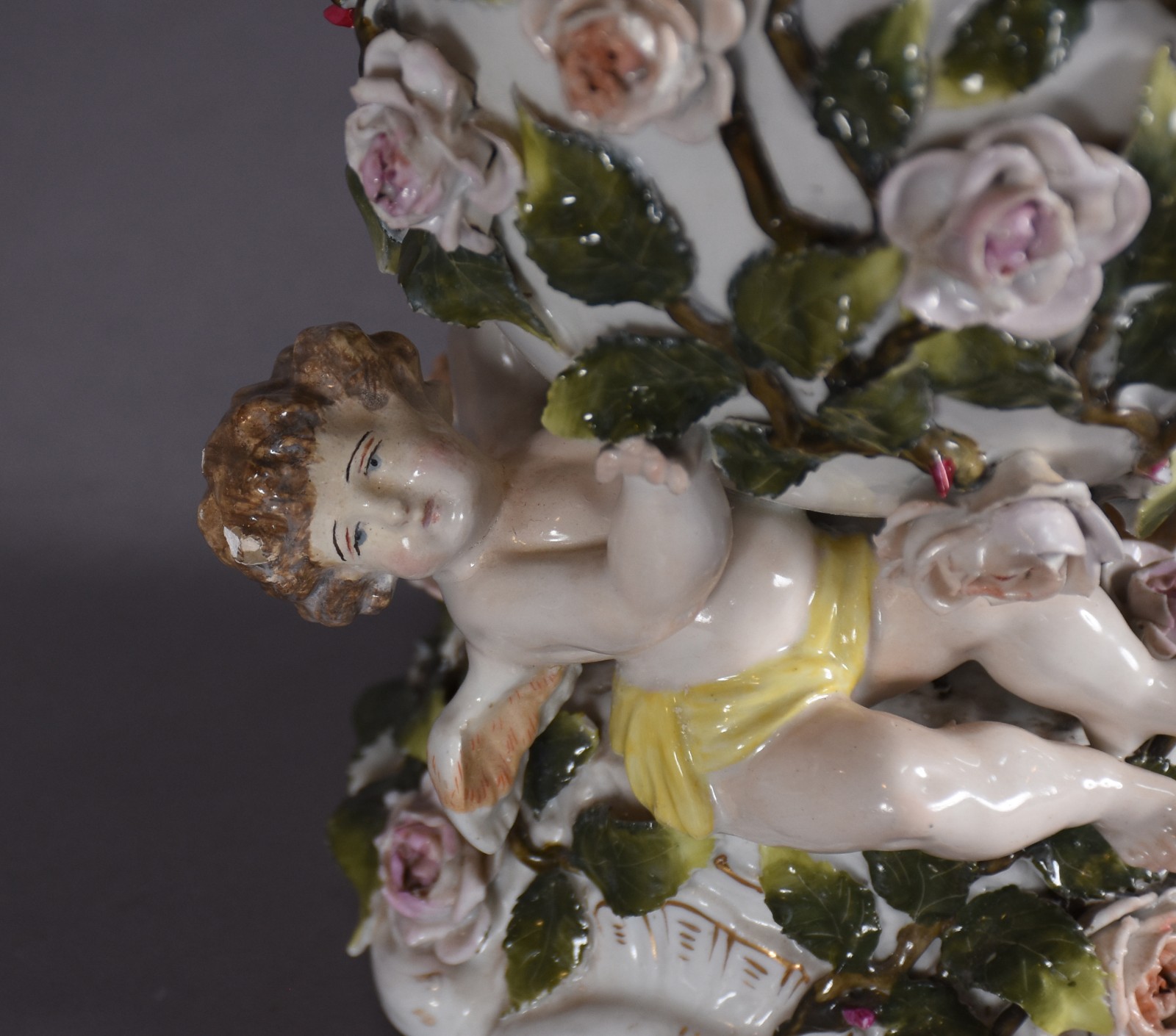 Floreira de porcelana alemã de Meissen, na forma de ovo, ricamente... - foto 6 de 8