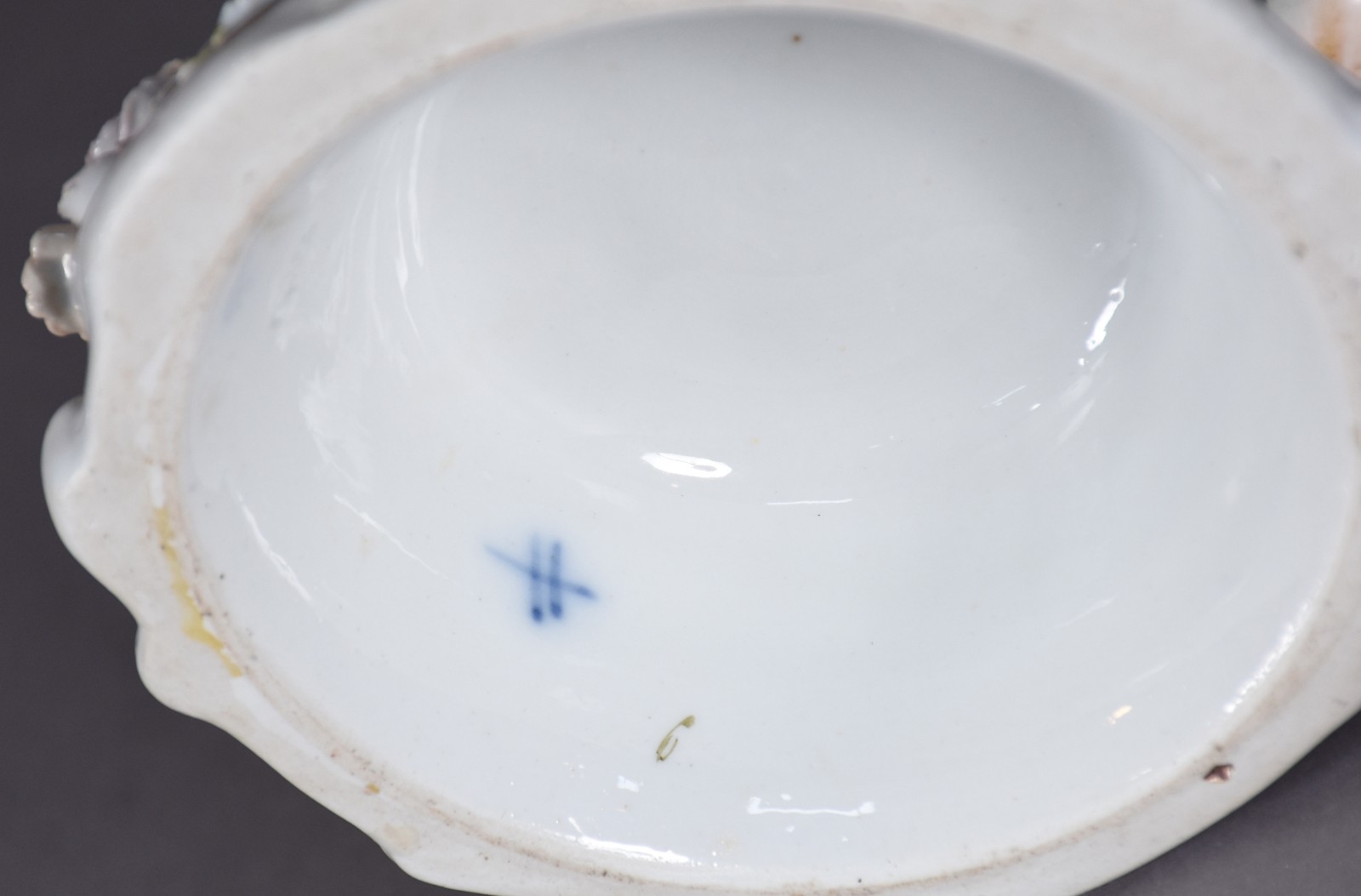 Floreira de porcelana alemã de Meissen, na forma de ovo, ricamente... - foto 8 de 8
