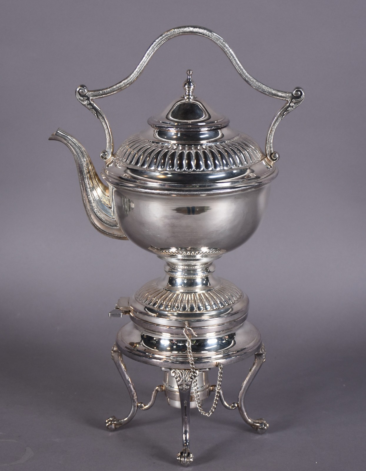 Samovar de metal prateado. - foto 1 de 5
