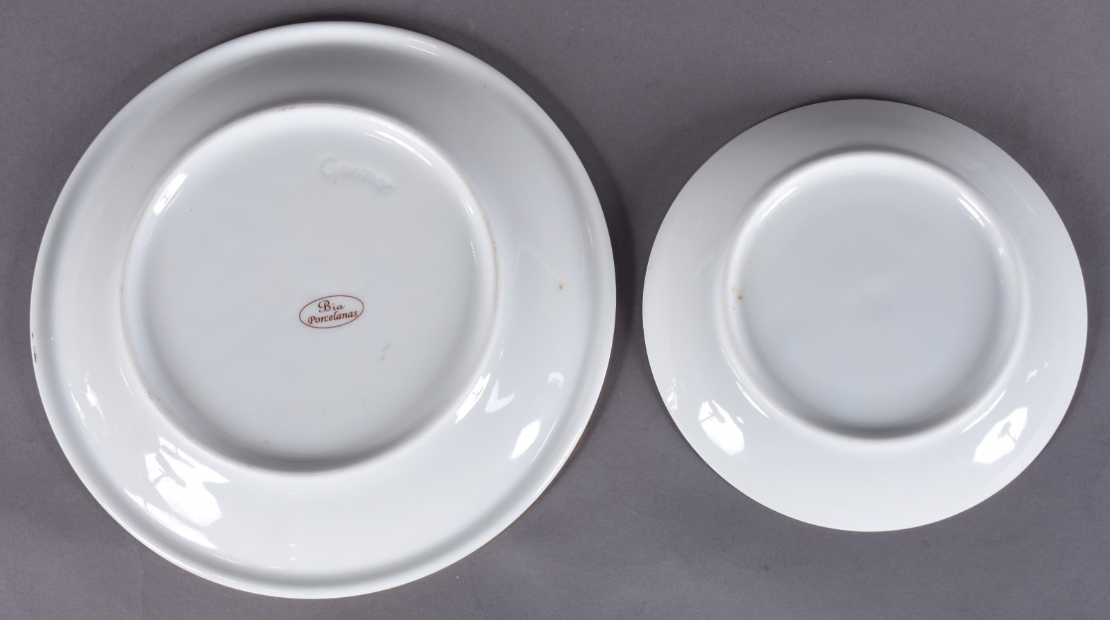 Conjunto de porcelana para bodas de ouro composto de: 2 xícaras de... - foto 7 de 8