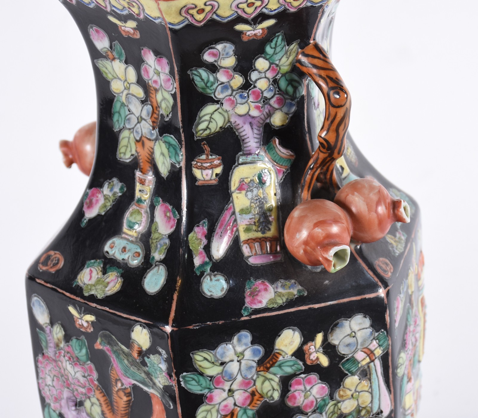 Vaso antigo de porcelana chinesa, feitio sextavado, decorado com... - foto 4 de 6