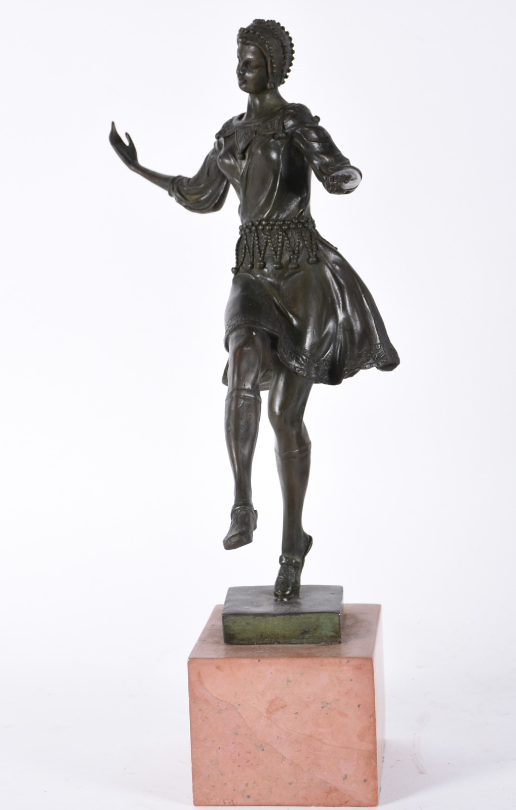 Escultura de metal representando "Dançarina", base de mármore... - foto 1 de 4