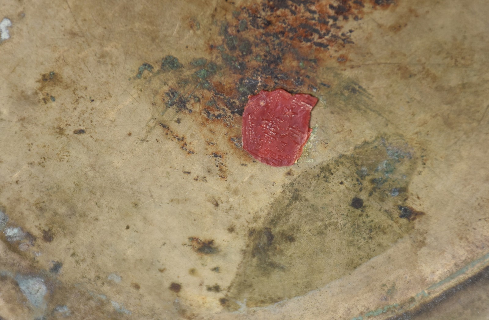 Defumador antigo de metal chines na forma bojuda com alça, tampa com... - foto 6 de 6