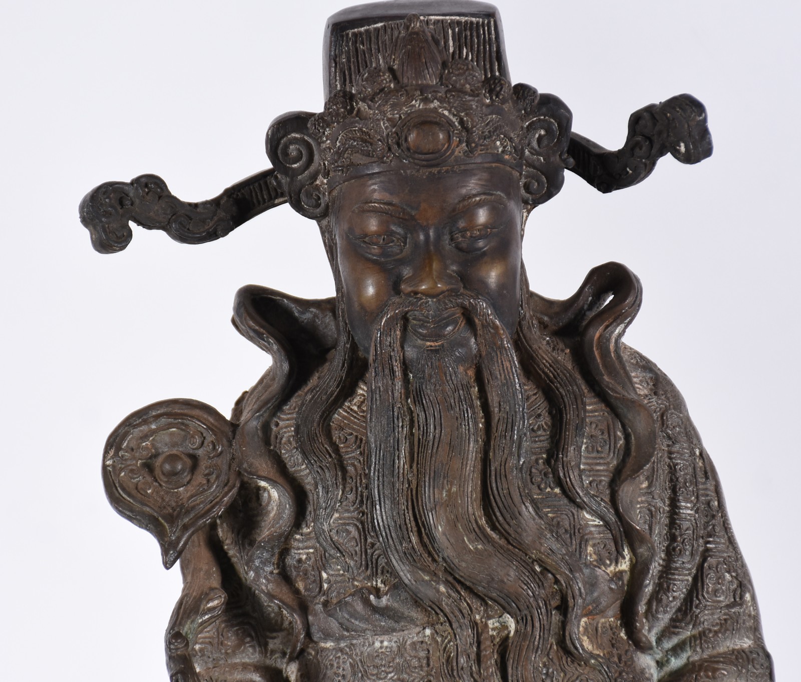 Par de antigos imperadores chineses sobre dragões em bronze ricamente... - foto 3 de 8