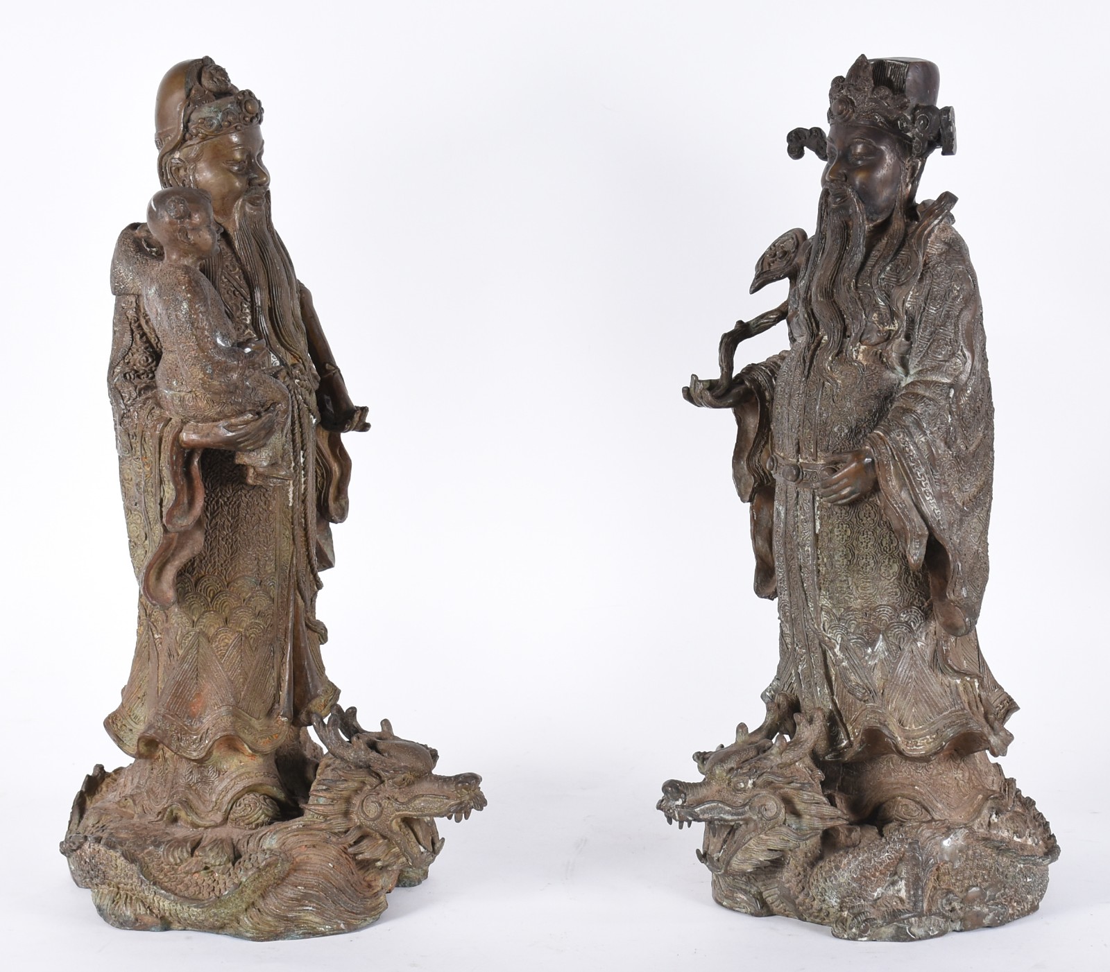 Par de antigos imperadores chineses sobre dragões em bronze ricamente... - foto 4 de 8