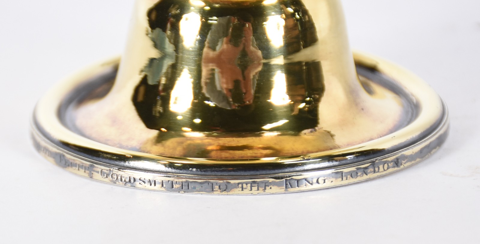 Jarra de prata inglesa com vermeil, periodo George III, decoração... - foto 6 de 7