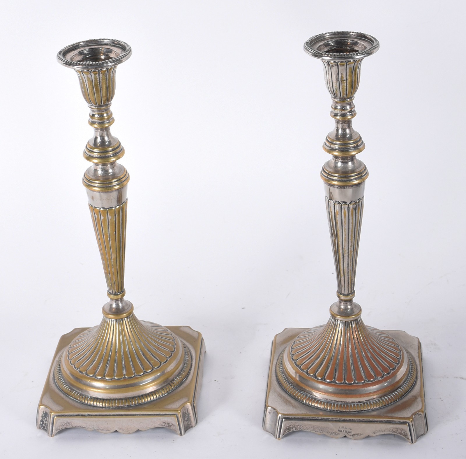 Par de candelabros para 5 velas (metal com desgastes). - foto 3 de 6