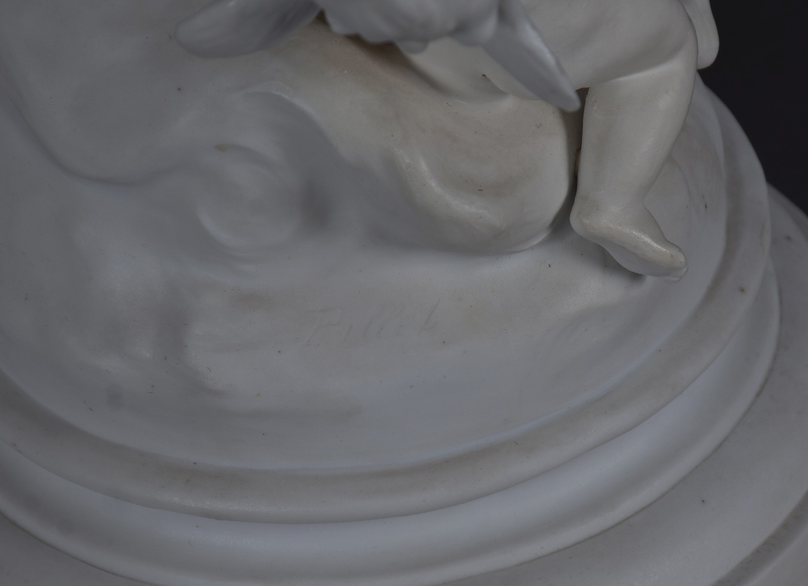 Escultura em biscuit ninfa e anjo Polle. - foto 6 de 9