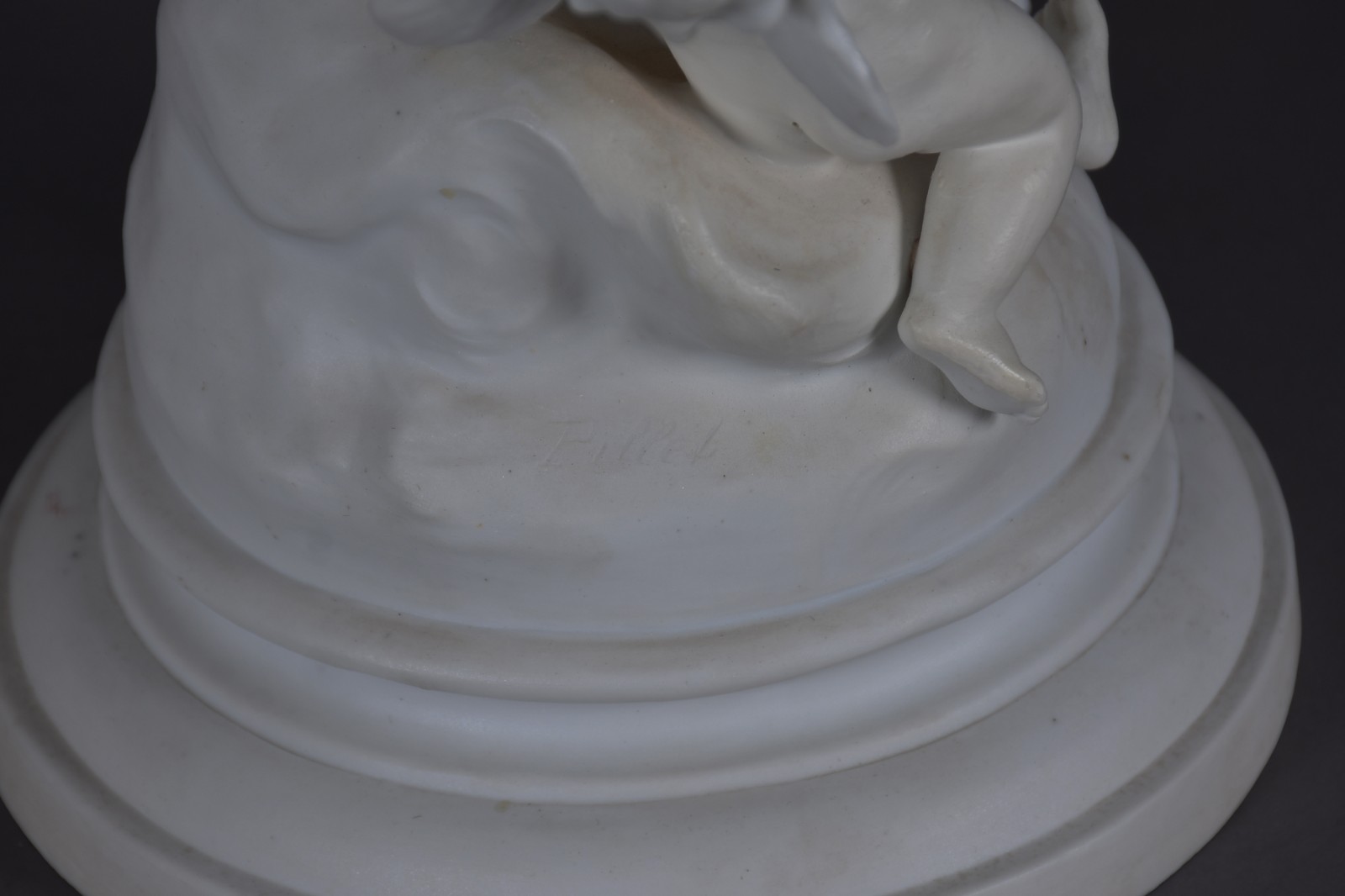 Escultura em biscuit ninfa e anjo Polle. - foto 7 de 9