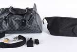 Louis Vuitton (1854), Damier Graphite Canvas Ro... - A bolsa de bagagem leve Louis Vuitton Graphite Damier Roadster é a bolsa de cidade ideal para o homem ou mulher que se preocupa com o estilo. Es...