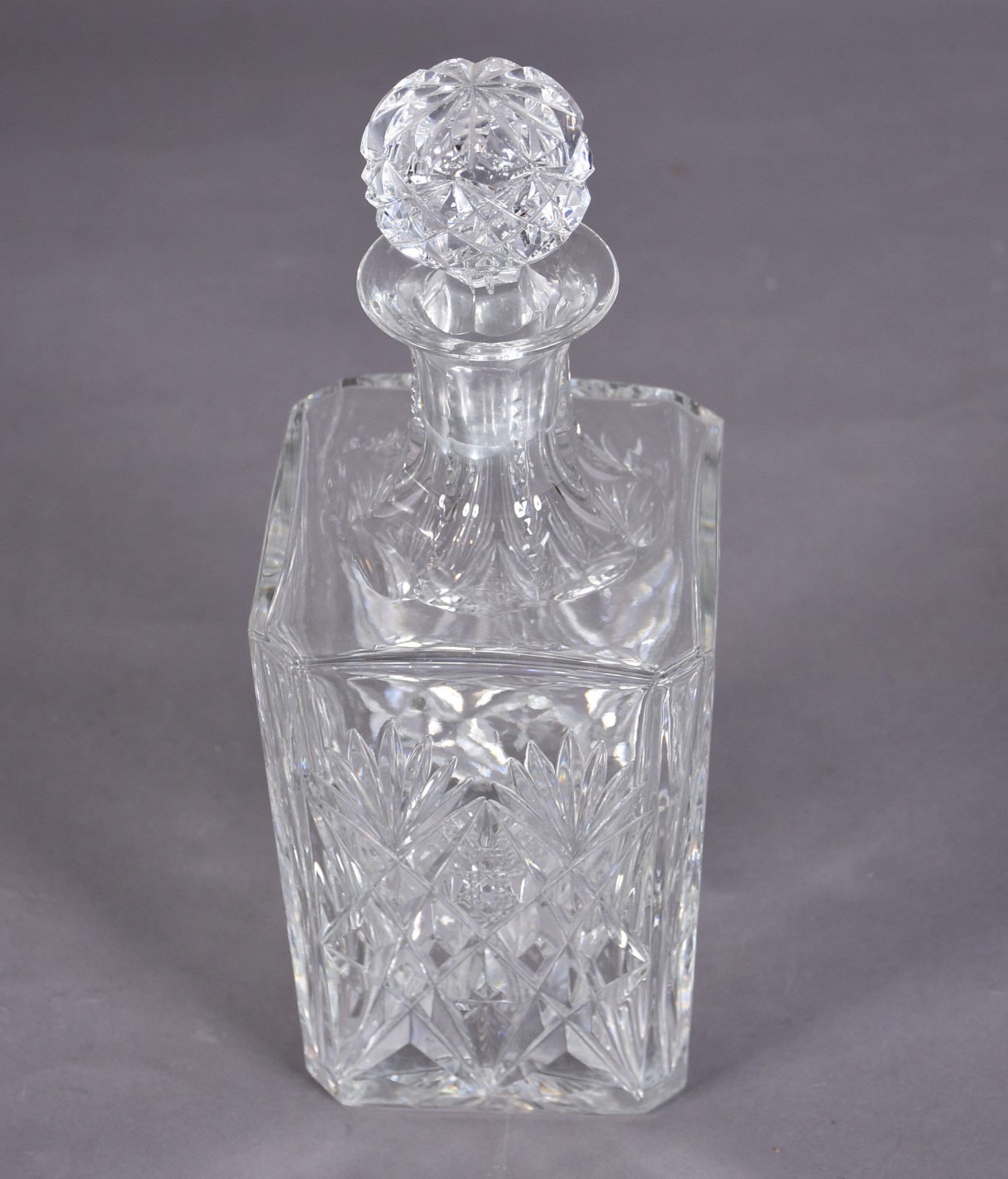 Garrafa em cristal frances lapidadoSaint Louis, marca da cristallerie... - foto 1 de 6
