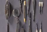 Conjunto para manicure de prata com 14 peças no... - Conjunto para manicure de prata com 14 peças no estojo. Peso total: 130 g (Por motivos de segurança a peça não se encontra na loja)