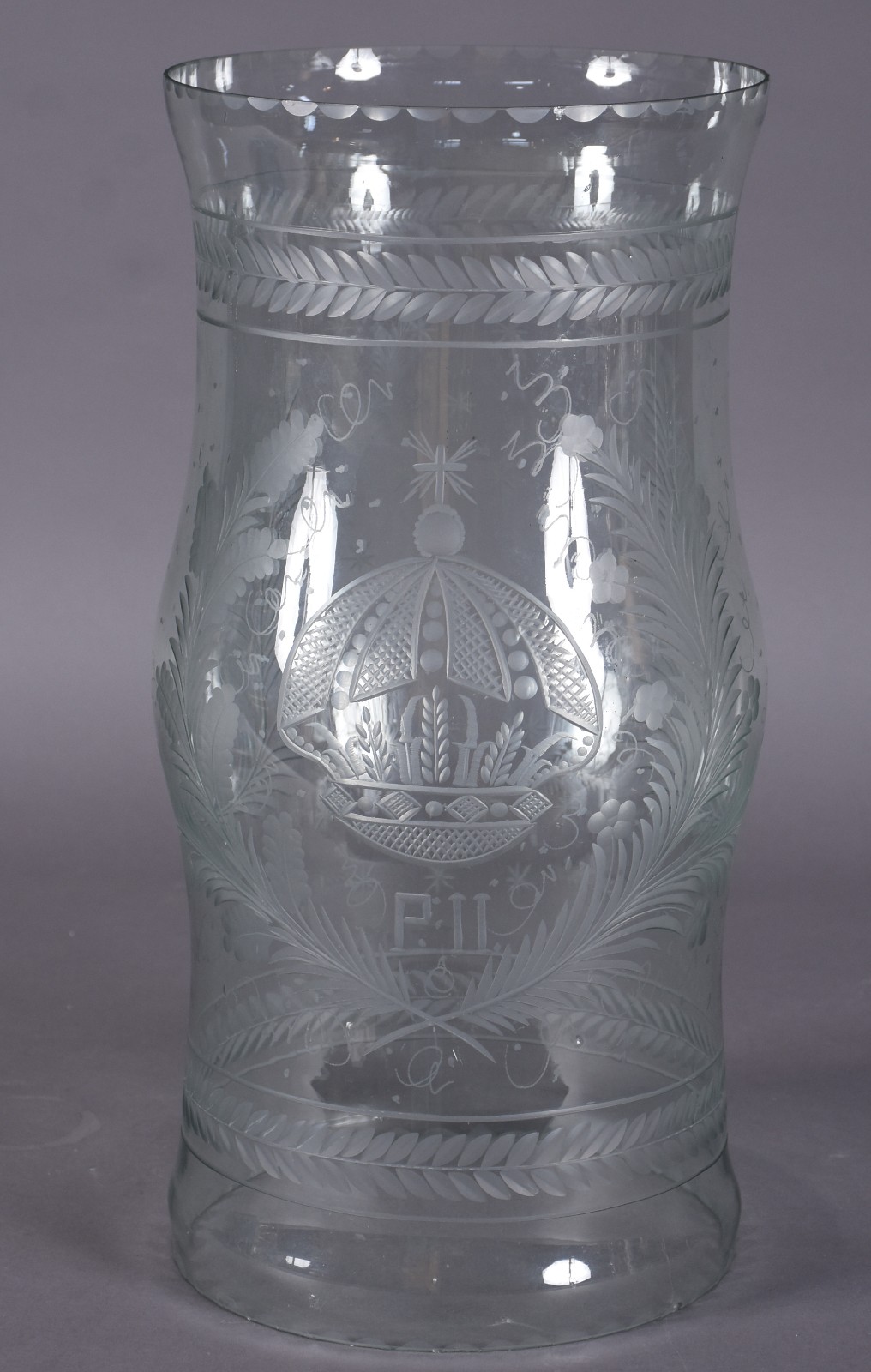 Donzela de vidro transparente, lapidação D.Pedro II e coroa com ramos. - foto 1 de 5