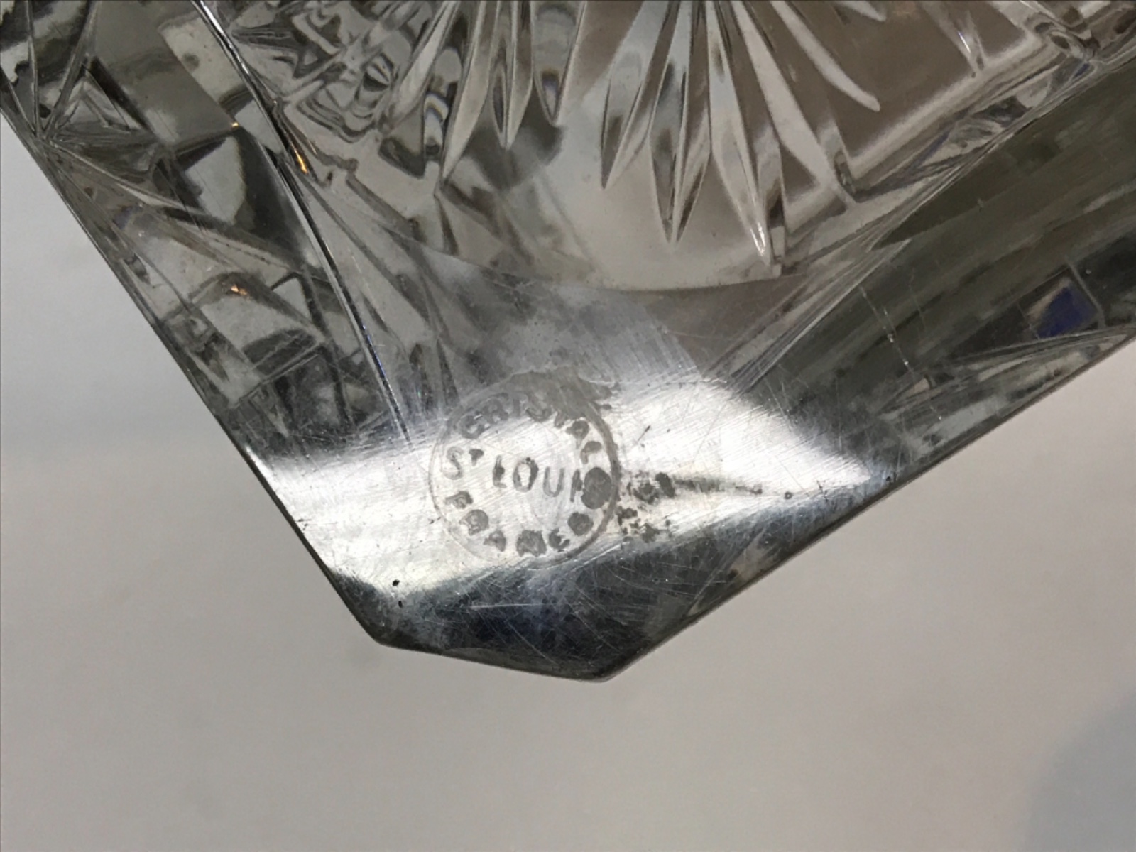 Garrafa em cristal frances lapidadoSaint Louis, marca da cristallerie... - foto 6 de 6